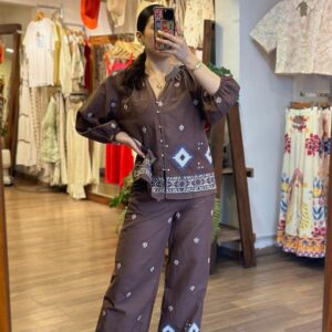 Pantalon Cafe Bordado